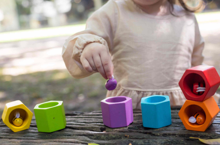 >Plan Toys - Beehives